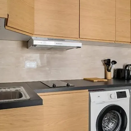 And Bright 1br- Near Parc Monceau Paris